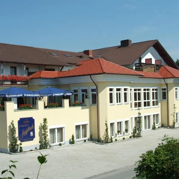 阿普费尔贝克乡村酒店，位于Moosthenning的酒店