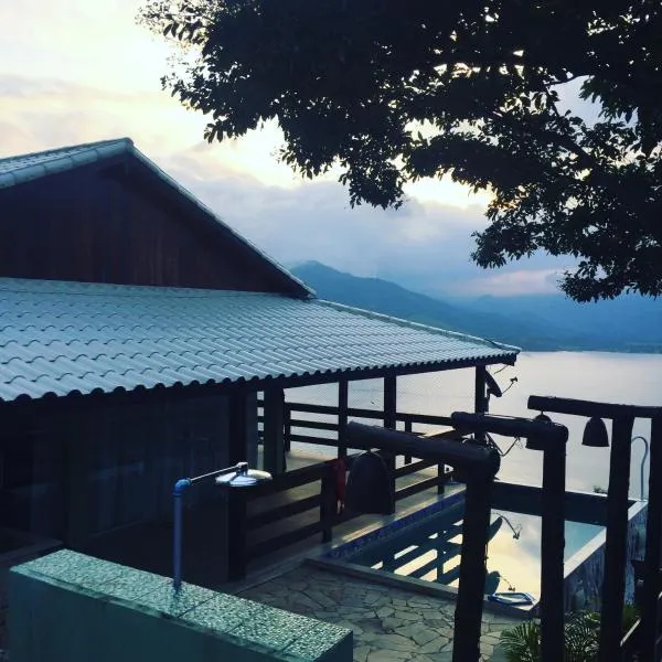 Chalé da Clarissinha，位于曼加拉蒂巴的酒店