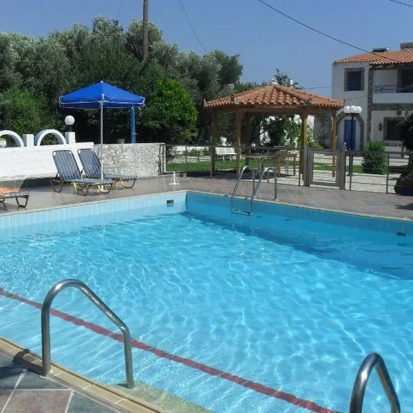 Chris Apartments，位于马拉松坎博斯的酒店