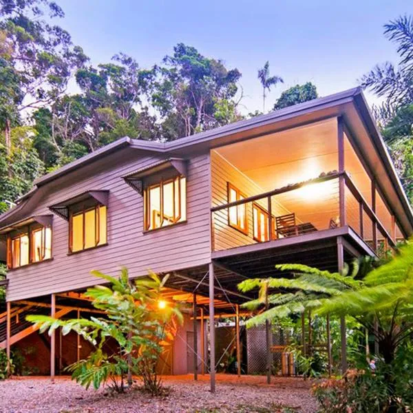 Daintree Magic Holiday House，位于Cow Bay的酒店