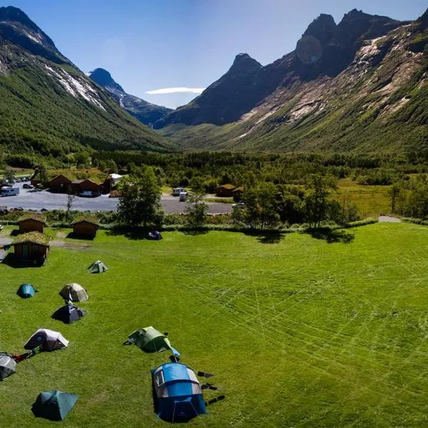 Trollstigen Camping and Gjestegård，位于Skjelbostad的酒店