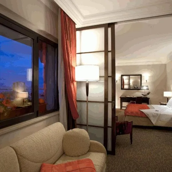 雷吉纳玛格丽塔酒店，位于Poetto的酒店