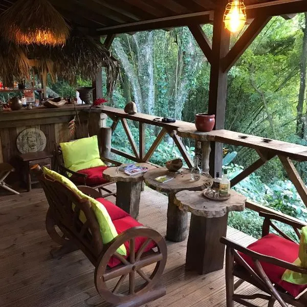 Martinique Treehouse，位于Canton Suisse的酒店