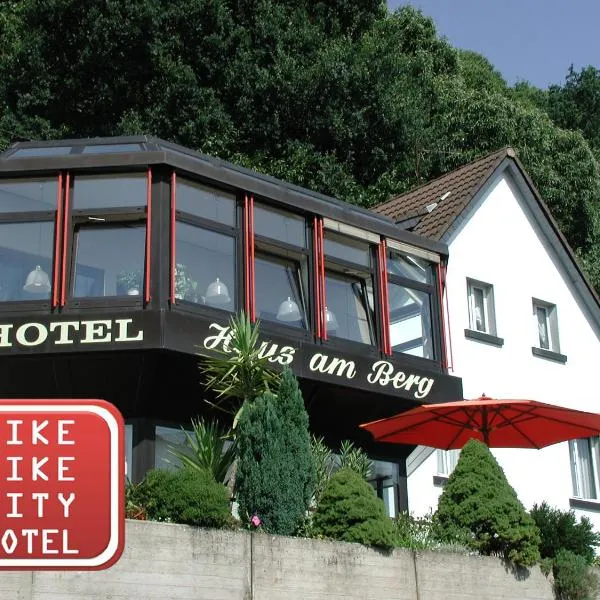 Hotel Haus am Berg，位于Fell的酒店