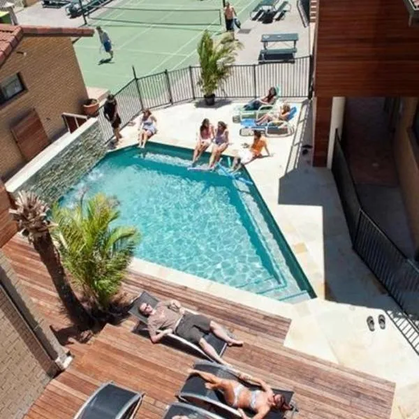 Maxmee Backpackers Resort，位于黄金海岸的酒店