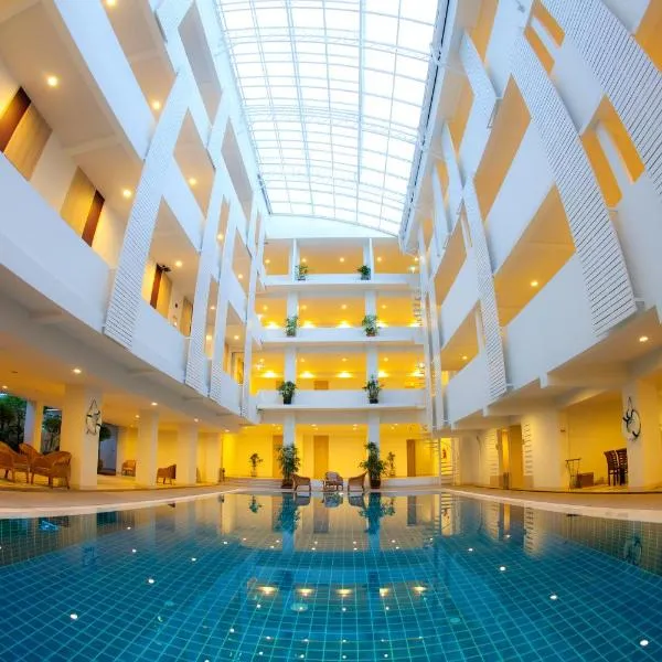 曼谷董里酒店 - SHA Plus，位于曼谷的酒店