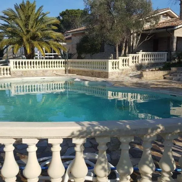 Country House Resort Villa Giardino degli Eventi，位于法诺的酒店