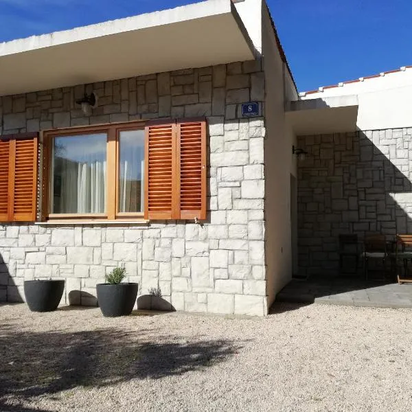 Kod Male Gospe，位于特里班的酒店