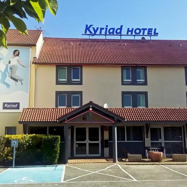 基里亚德里昂东圣博内姆尔酒店，位于圣博内德米尔的酒店