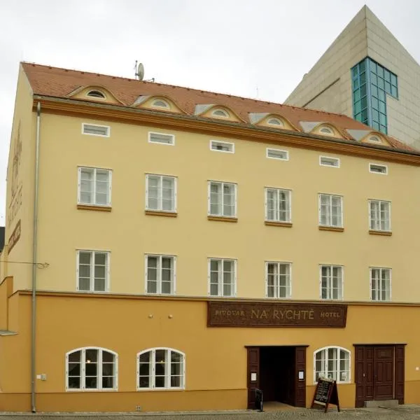 皮沃瓦纳莱切酒店，位于Dolní Zálezly的酒店