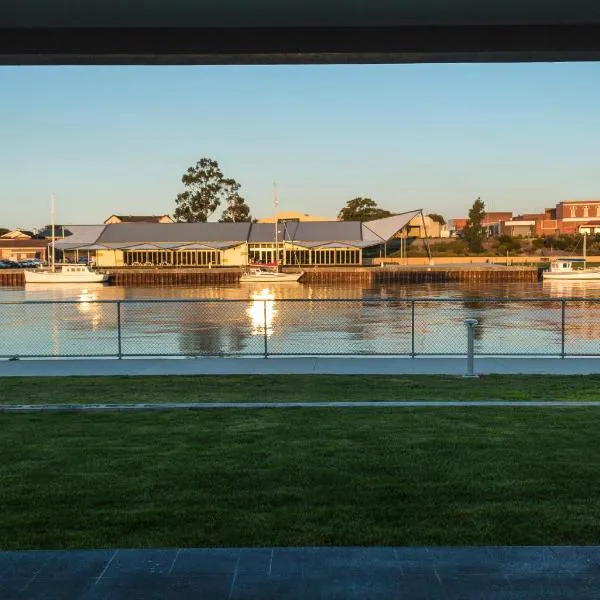 Ulverstone Waterfront Apartments，位于阿尔弗斯通的酒店