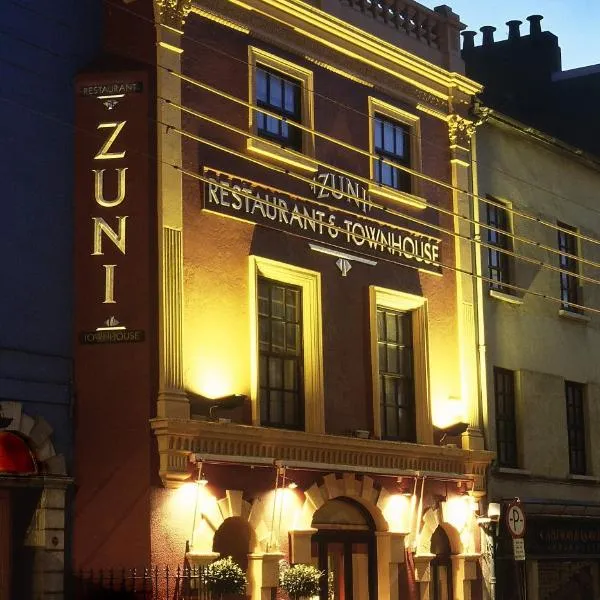 Zuni Restaurant & Boutique Hotel，位于Seven Houses Cross Roads的酒店