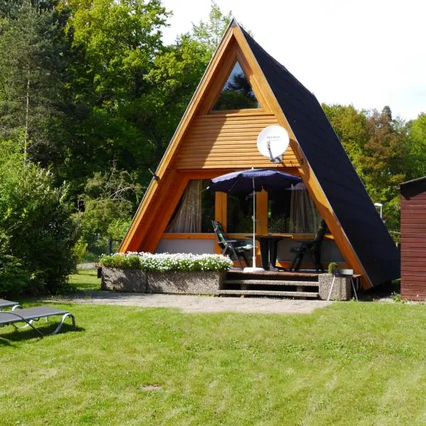 Ferienhaus im Nordschwarzwald - Nurdachhaus in Waldrandlage，位于Schellbronn的酒店