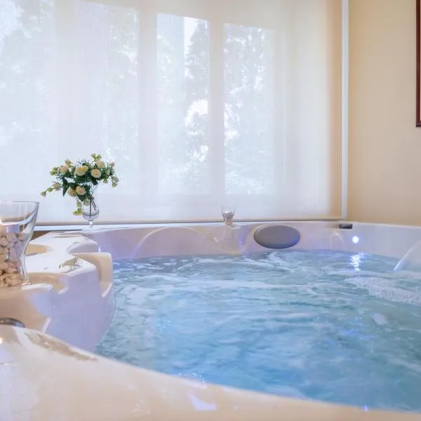 Villa Domus Salento Suites & Rooms con parcheggio privato in loco，位于莱切的酒店