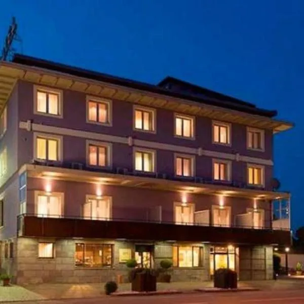 Hotel San Francesco，位于Invorio Inferiore的酒店