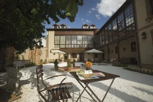 帕萨达日尔卡萨德特帕酒店，位于Val de San Lorenzo的酒店
