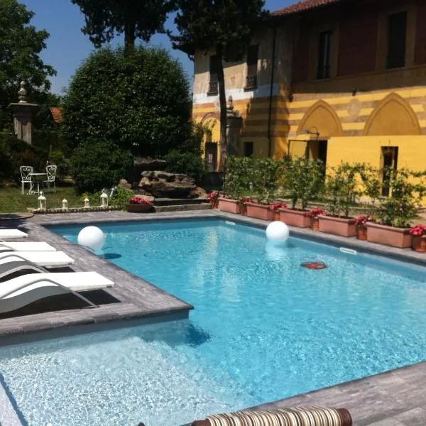 Al Castello Resort，位于Carpignano Sesia的酒店