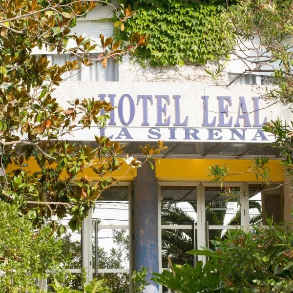 Hotel Leal - La Sirena，位于Cacabelos的酒店