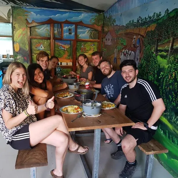 Hostel Monteverde Backpackers，位于蒙泰韦尔德哥斯达黎加的酒店