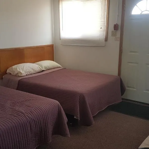 HWY6HOTEL，位于Oak Point的酒店