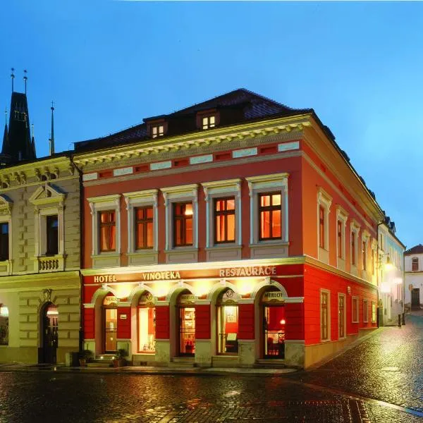 梅洛酒店，位于Řevničov的酒店