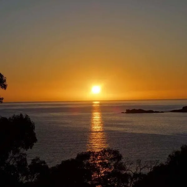 BAY OF FIRES SEACHANGE Ocean frontage，位于比那隆湾的酒店