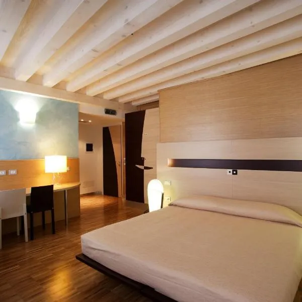 阿莱葛丽雅酒店，位于Grions del Torre的酒店