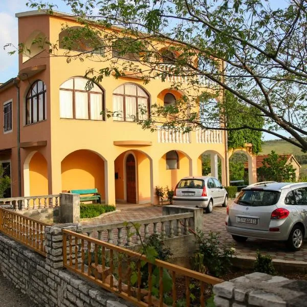 Apartment Nakić，位于Slivno的酒店