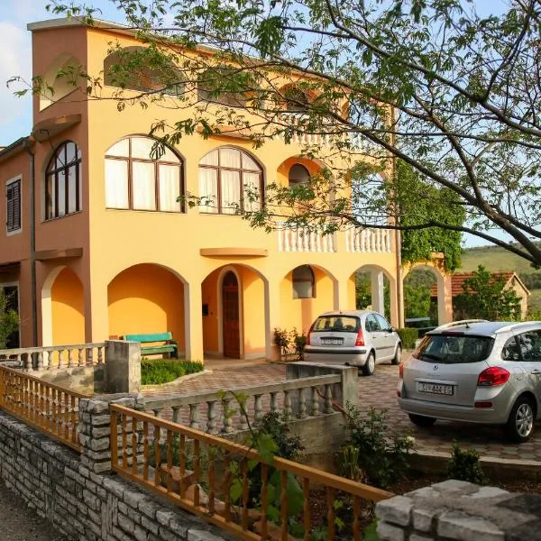 Apartment Nakić，位于Vrpolje的酒店