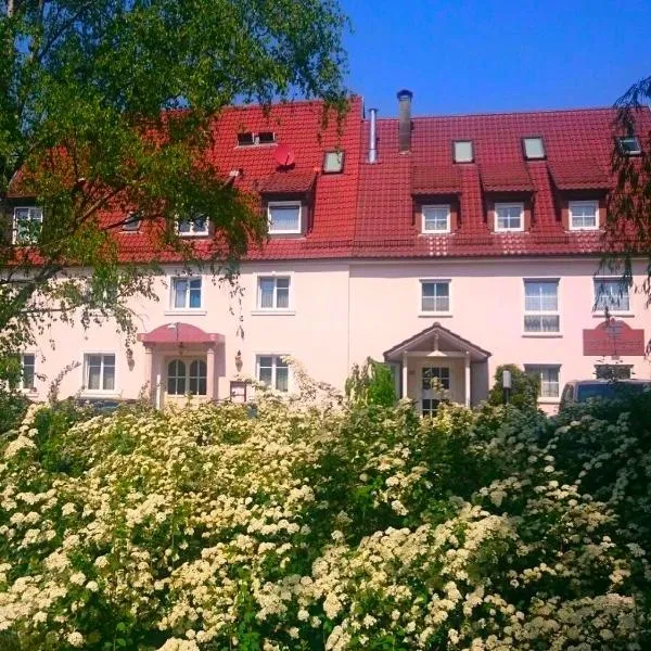 恩格尔霍夫酒店，位于Oberlenningen的酒店