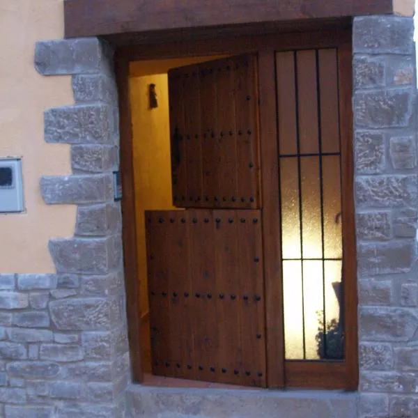 安吉丽塔乡村民宿，位于Castellote的酒店