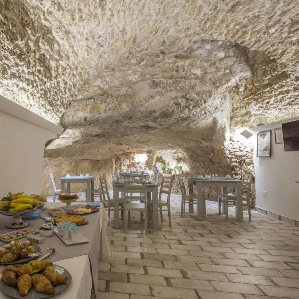 Casa dell'Aromatario b&b，位于夏卡的酒店