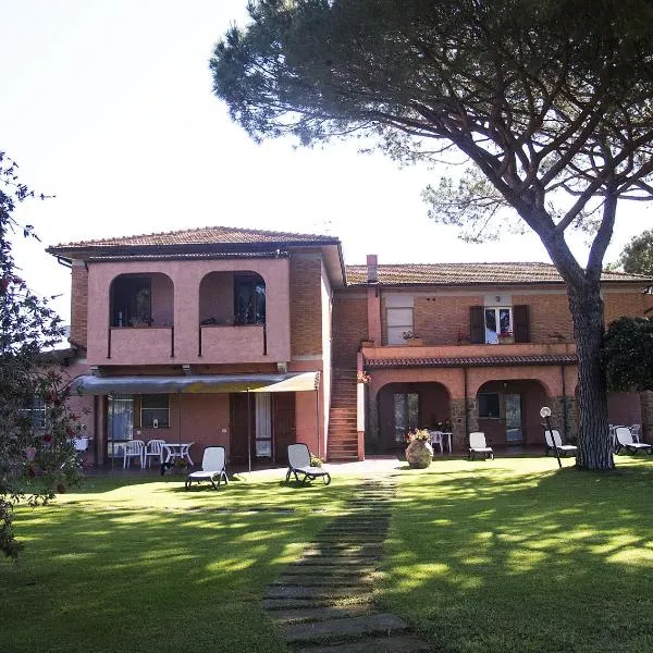 Agriturismo Pavone，位于卡斯蒂里昂纳·德拉佩的酒店