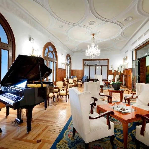 埃克维多利亚酒店，位于罗夫莱多德查韦拉的酒店