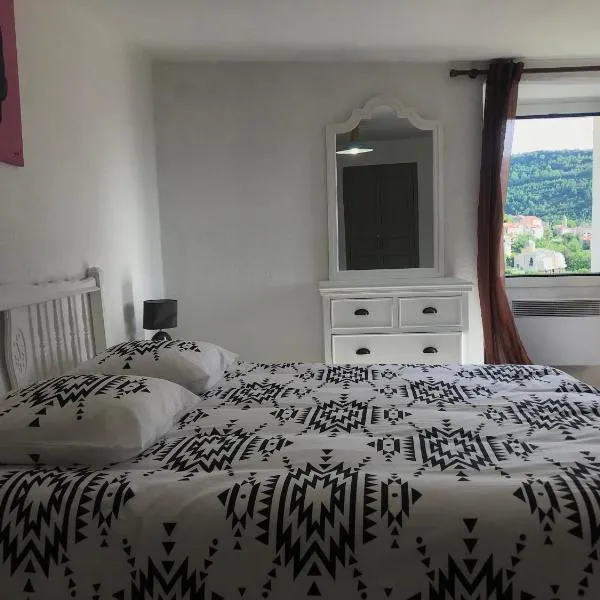 Maison entière tout équipé 4 chambre possibilité de 10 couchage Venaco Centre Corse，位于韦纳科的酒店