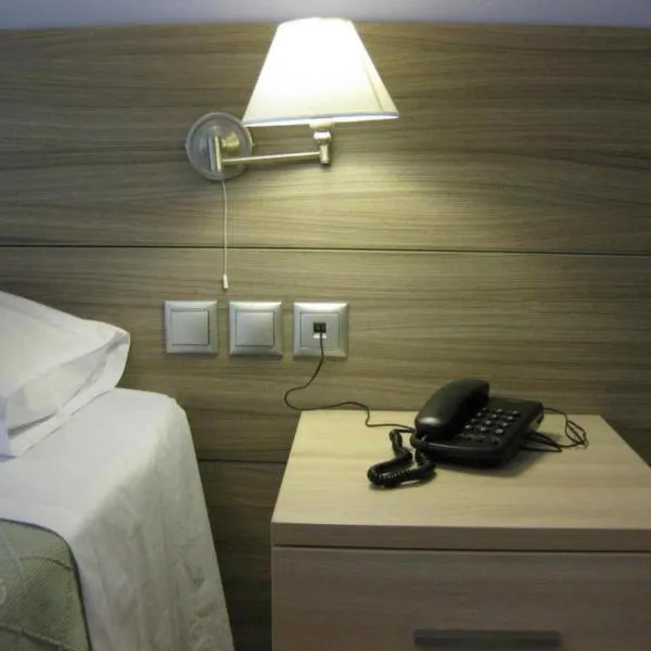 亚历山德罗斯公寓式酒店，位于圣康斯坦丁诺斯弗希奥提达的酒店