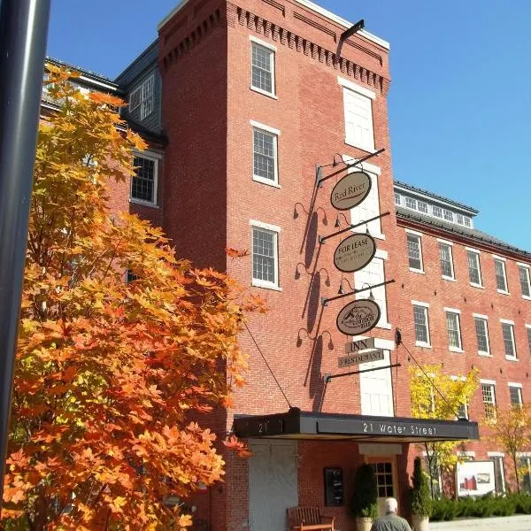 The Common Man Inn & Restaurant，位于Newport的酒店