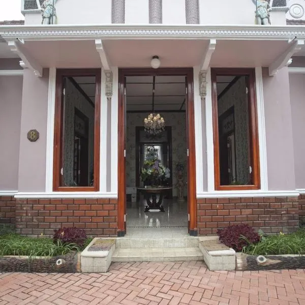 Huis Van Gustafine Floor 1，位于玛琅的酒店
