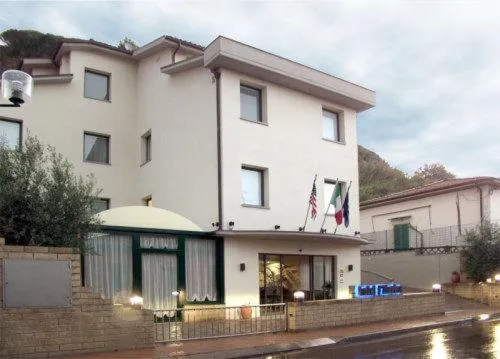 菲欧丽诺酒店，位于蒙泰卢波菲奥伦蒂诺的酒店
