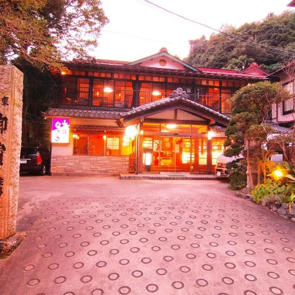 渚山庄，位于Nagoki的酒店