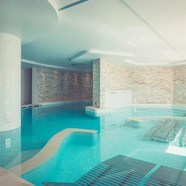 特拉塞斯埃兹Spa中心酒店，位于艾日的酒店