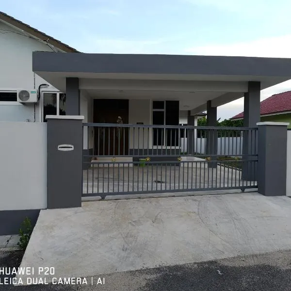 Zuriana Ashraf Homestay Kota Bharu，位于巴佐的酒店