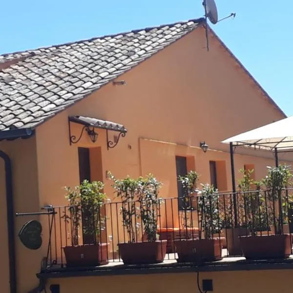"Profumo di Tiglio"，位于Vetriolo的酒店