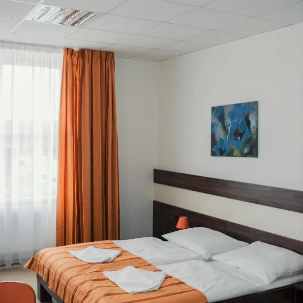 博斯运动休闲中心俱乐部酒店，位于布热茨拉夫的酒店