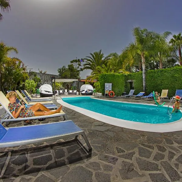 安得维马尔公寓酒店，位于洛斯·亚诺斯·德·阿里丹的酒店