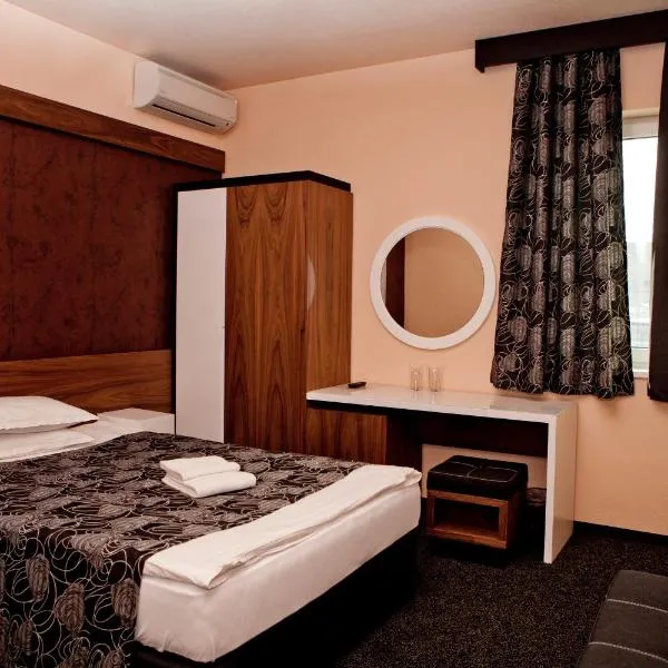 社迪卡酒店，位于Dobrotitsa的酒店