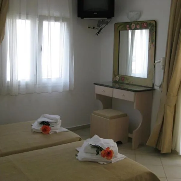 曼托公寓，位于Yialós的酒店
