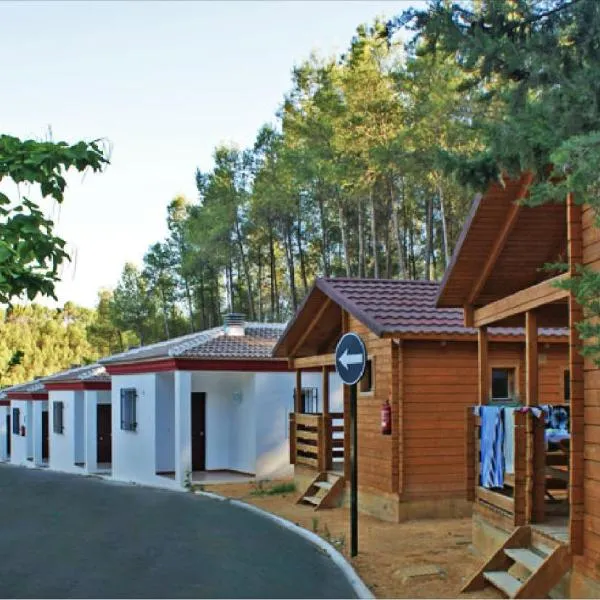 CENTRO DE OCIO ALÚA Bungalows Camping Rafting Benamejí，位于Palenciana的酒店