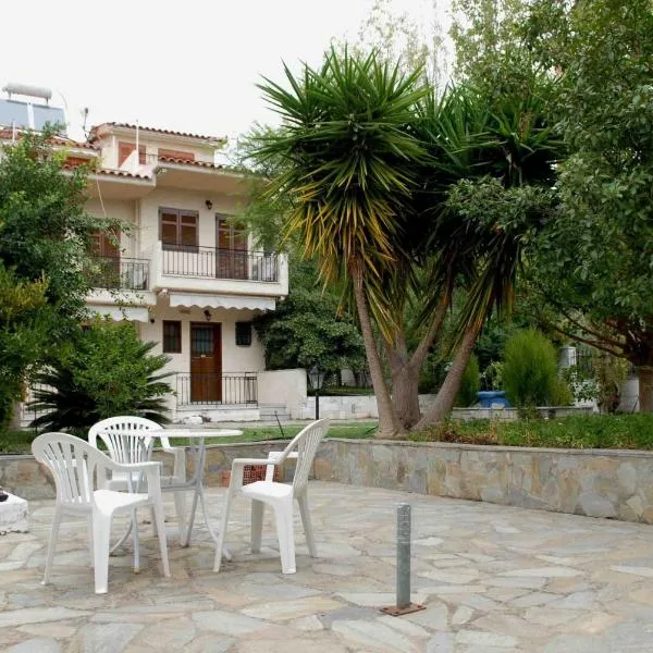 Stathopoulos Apartments，位于Paralía的酒店