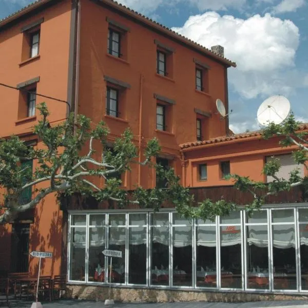里约热内卢彼德拉酒店，位于Olvés的酒店
